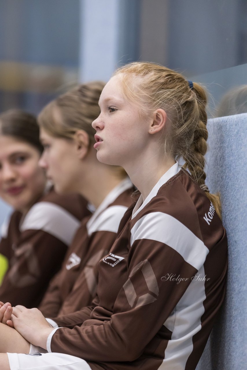 Bild 57 - C-Juniorinnen 2 Loewinnen Cup